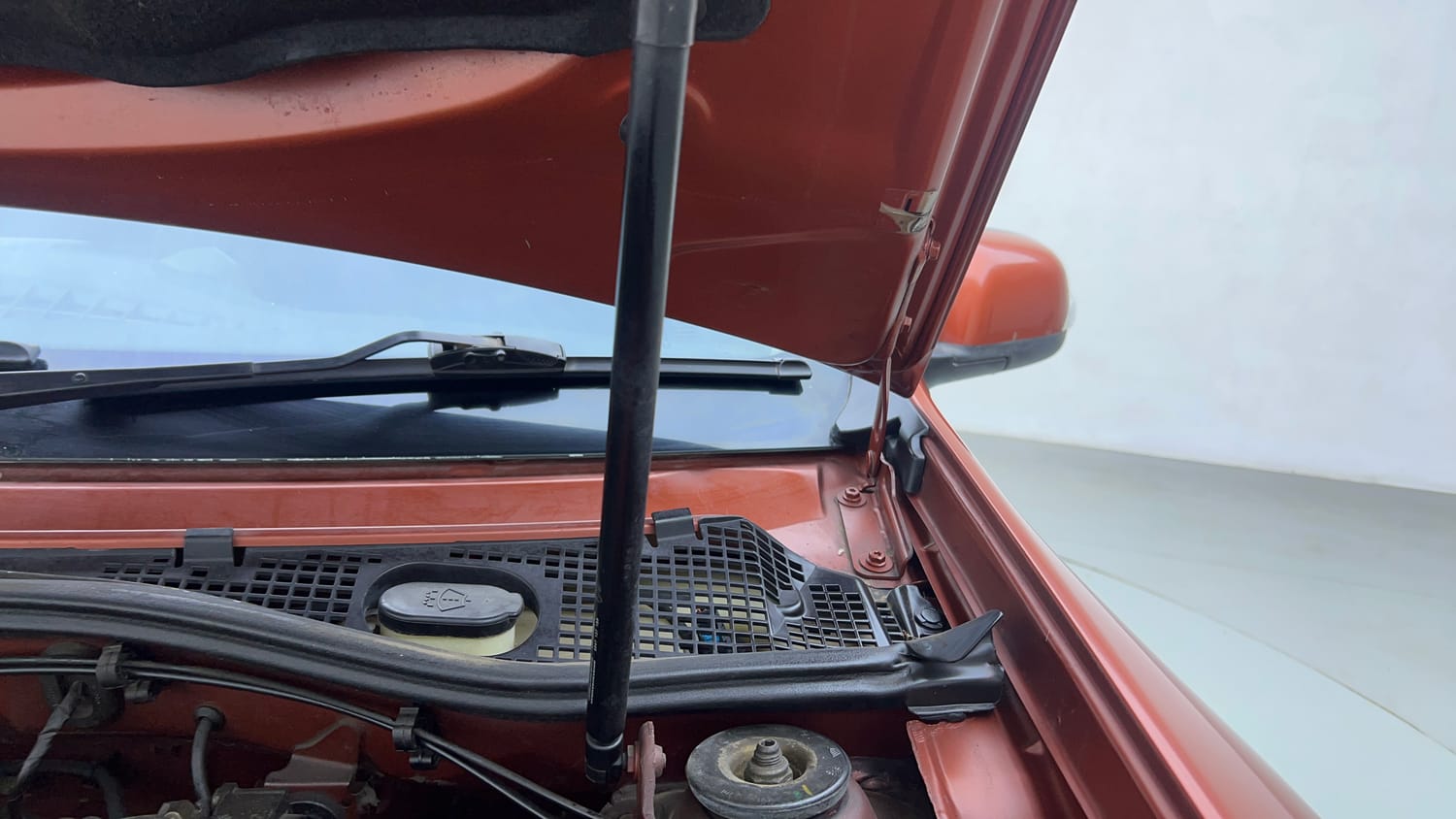 Used 2018 Renault Duster RXL Petrol Petrol Manual engine ENGINE LEFT SIDE HINGE & APRON VIEW