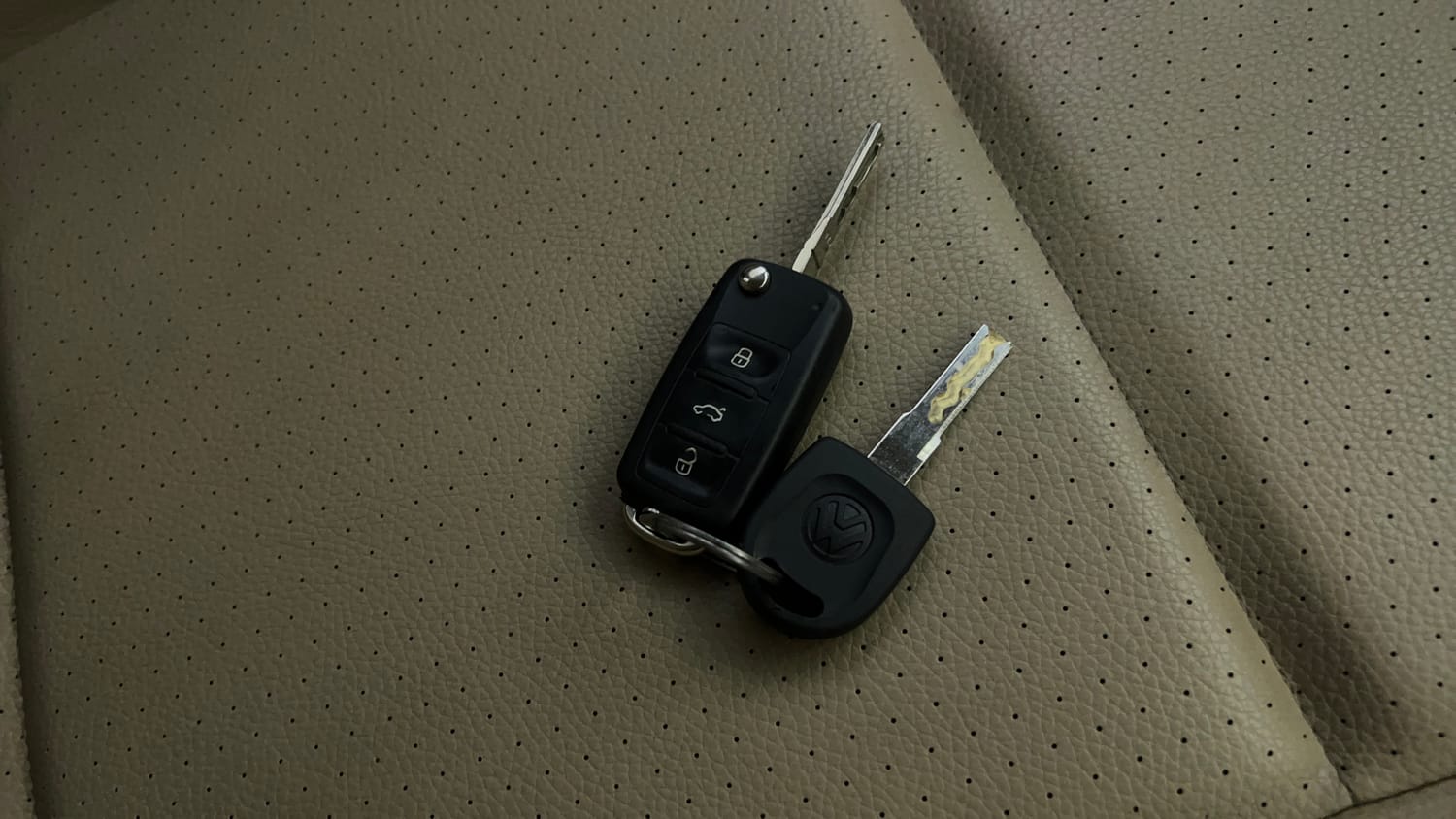 Used 2015 Volkswagen Vento Highline Diesel Diesel Manual extra CAR KEY VIEW