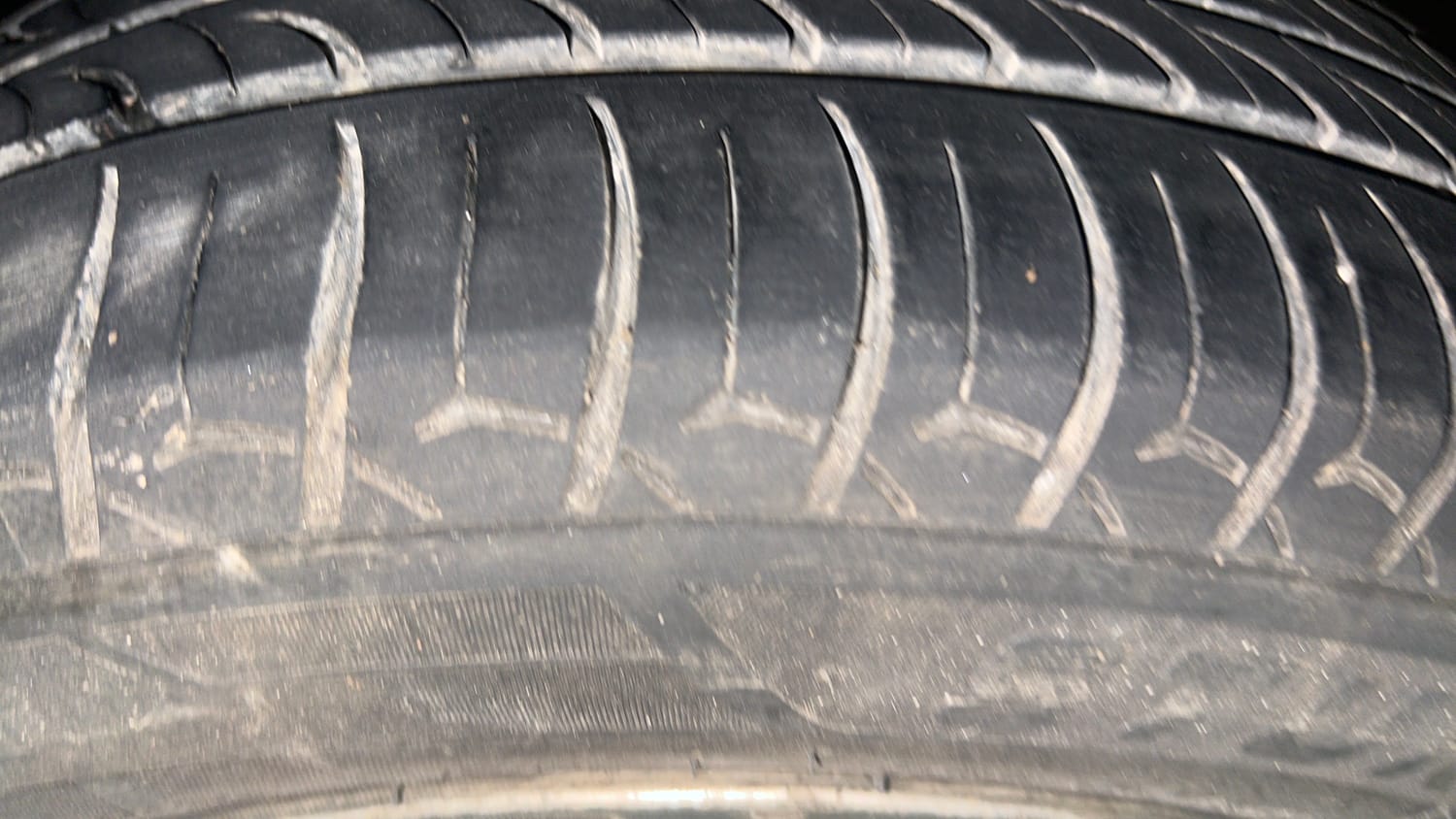 Used 2015 Volkswagen Vento Highline Diesel Diesel Manual tyres LEFT FRONT TYRE TREAD VIEW