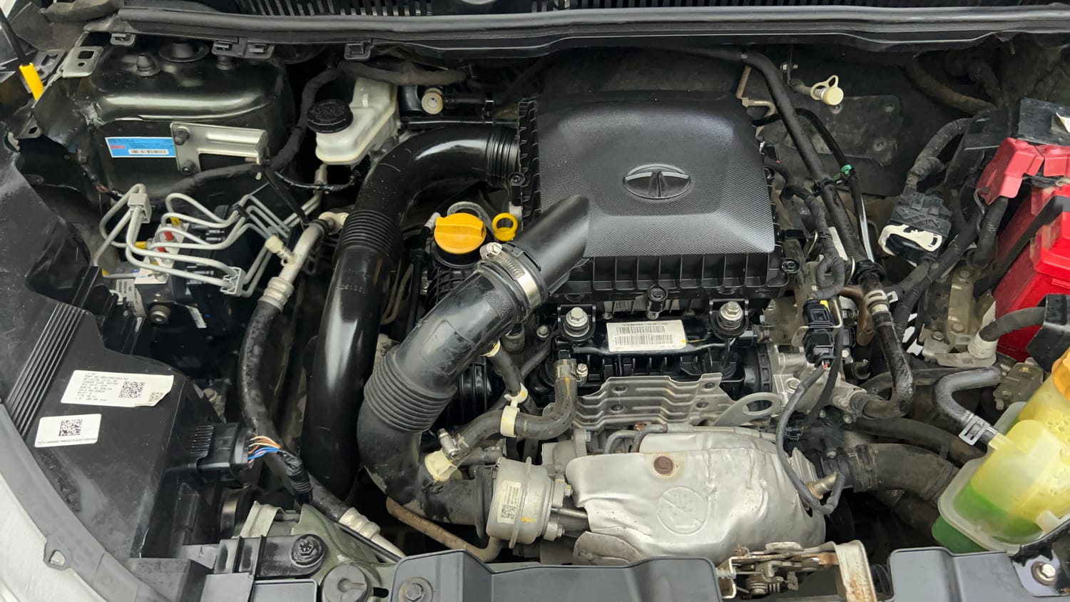 Used 2021 Tata Nexon XM Petrol Manual engine ENGINE RIGHT SIDE VIEW