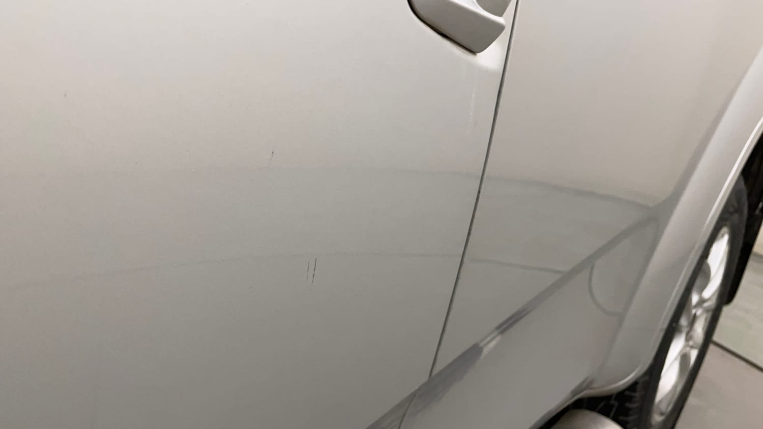 Used 2016 Mahindra XUV500 W4 Diesel Manual dents MINOR SCRATCH
