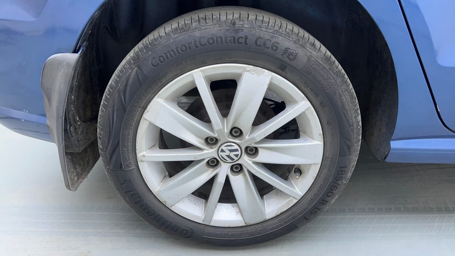 Used 2017 Volkswagen Ameo Highline1.2L (P) Petrol Manual tyres RIGHT REAR TYRE RIM VIEW