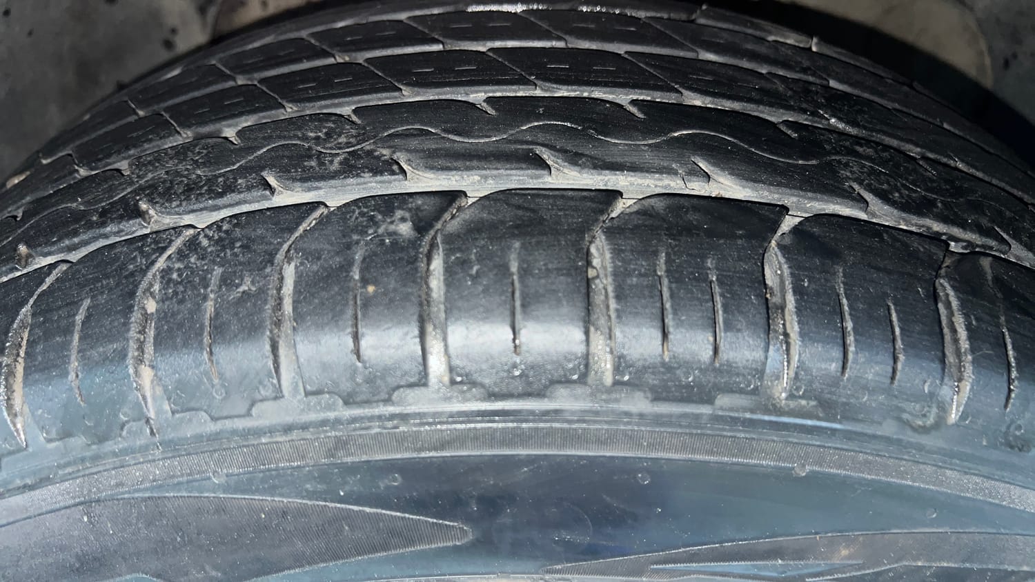 Used 2017 Ford EcoSport Trend+ 1.0L EcoBoost Petrol Manual tyres LEFT FRONT TYRE TREAD VIEW