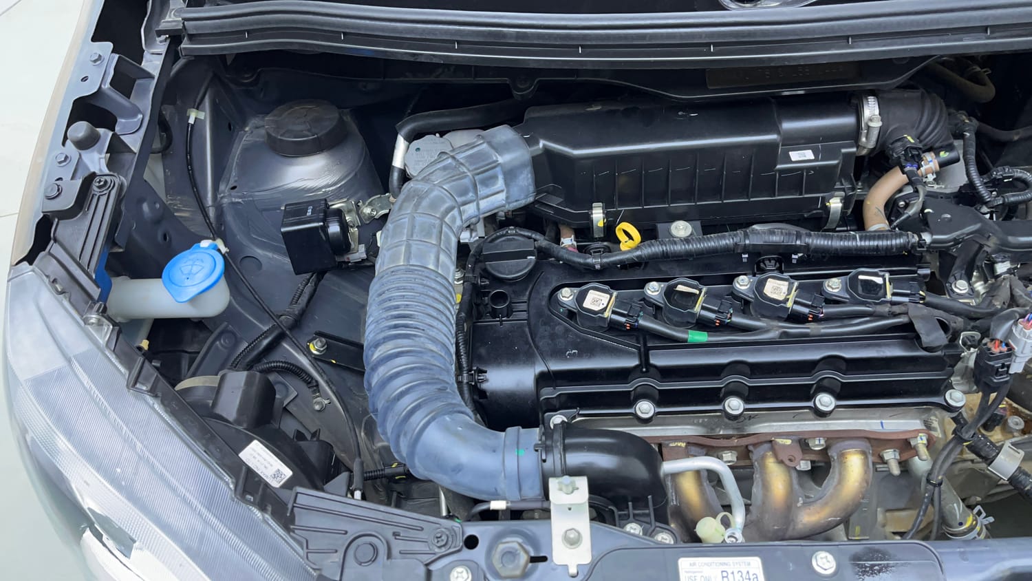 Used 2022 Maruti Suzuki Wagon R ZXi 1.2 Petrol Manual engine ENGINE RIGHT SIDE VIEW