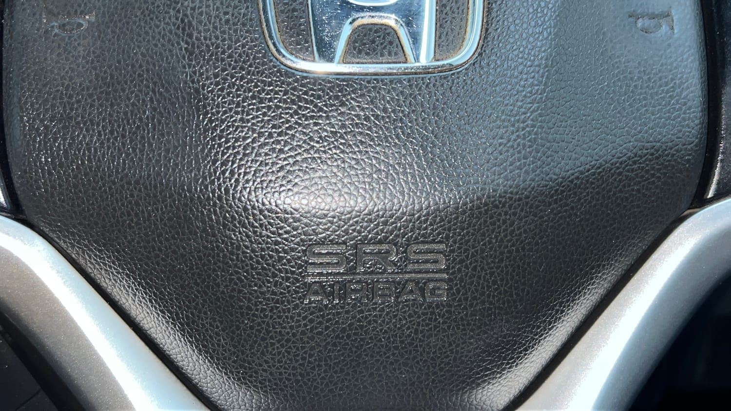 Used 2015 Honda Jazz V AT Petrol Petrol Automatic top_features Airbags