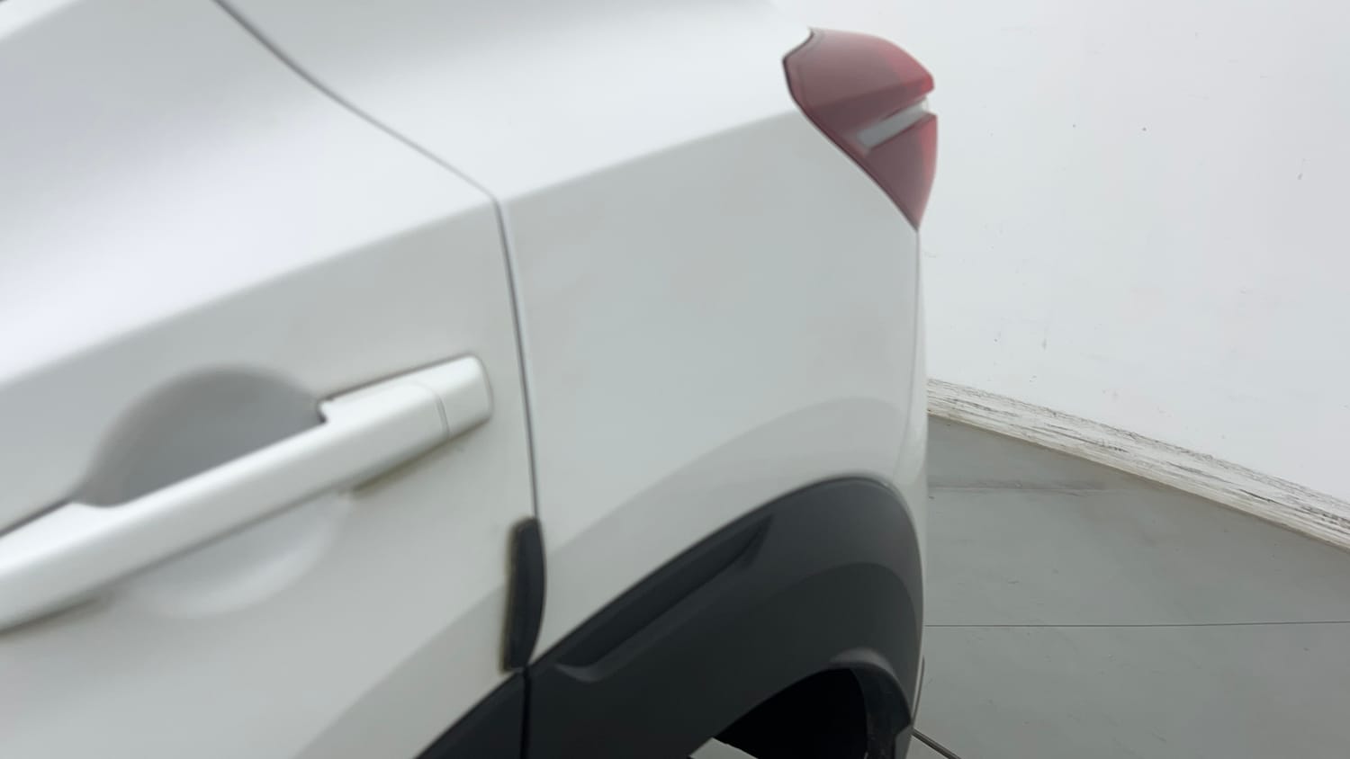 Used 2024 Nissan Magnite XE AMT Petrol Automatic dents MINOR SCRATCH