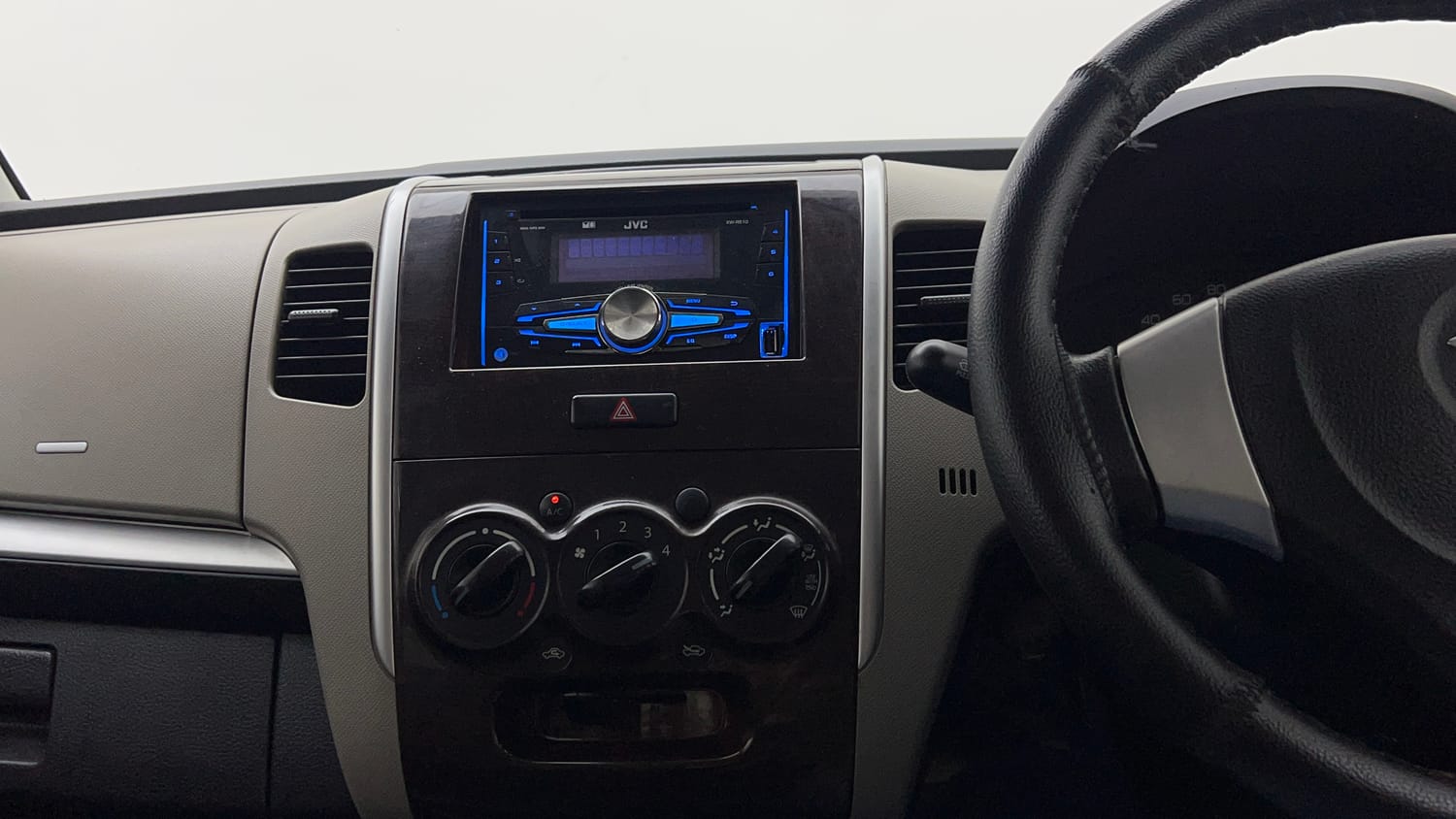 Used 2016 Maruti Suzuki Wagon R LXI Petrol Manual interior MUSIC SYSTEM & AC CONTROL VIEW