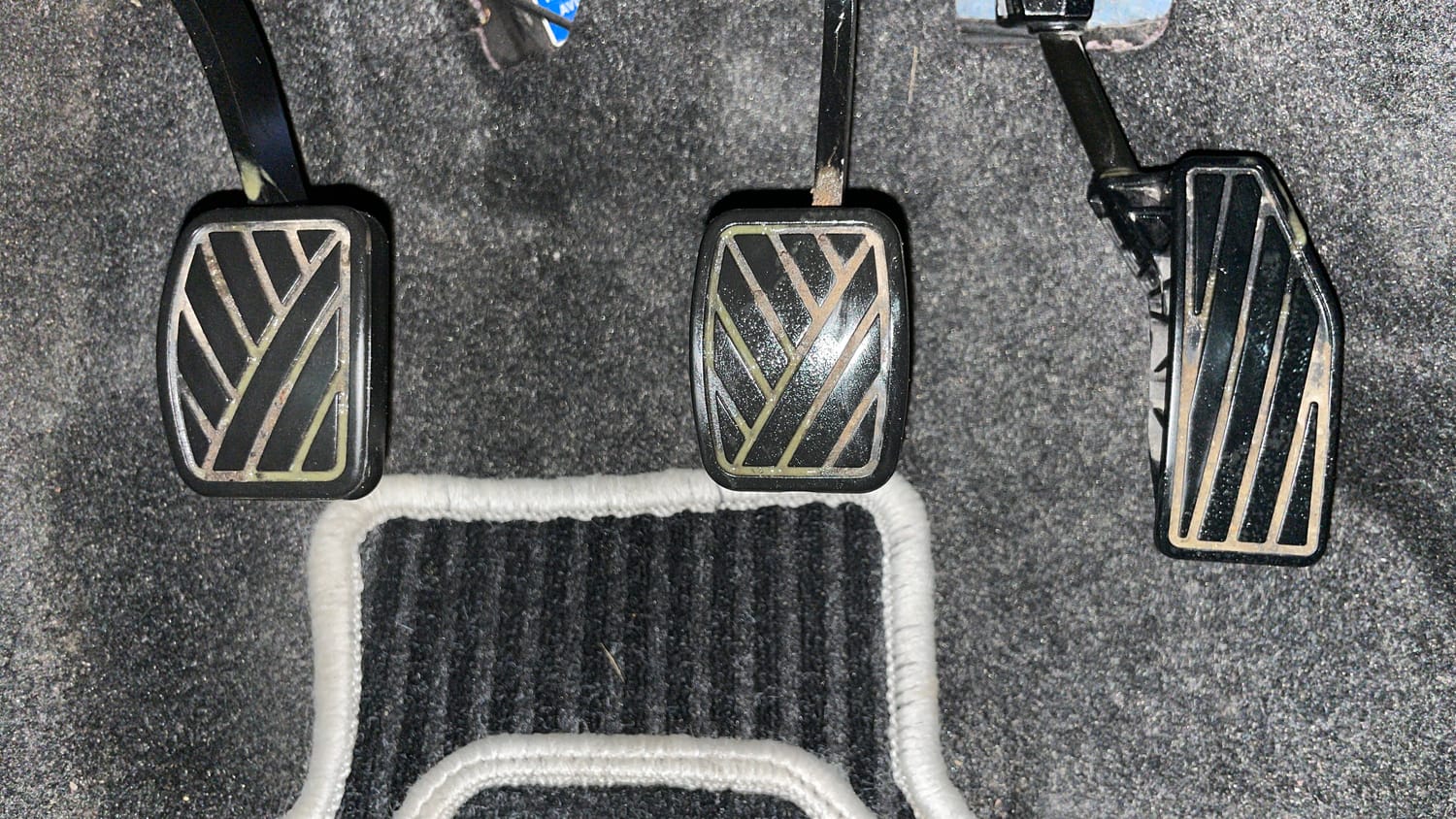 Used 2019 Maruti Suzuki Swift LXi Petrol Manual interior PEDALS VIEW