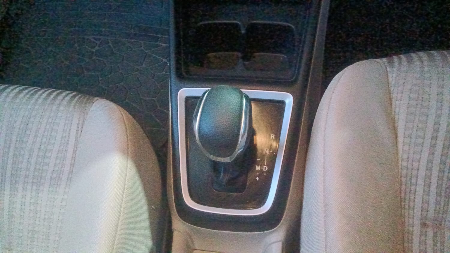 Used 2018 Maruti Suzuki Dzire VDi AMT Diesel Automatic interior GEAR  KNOB VIEW