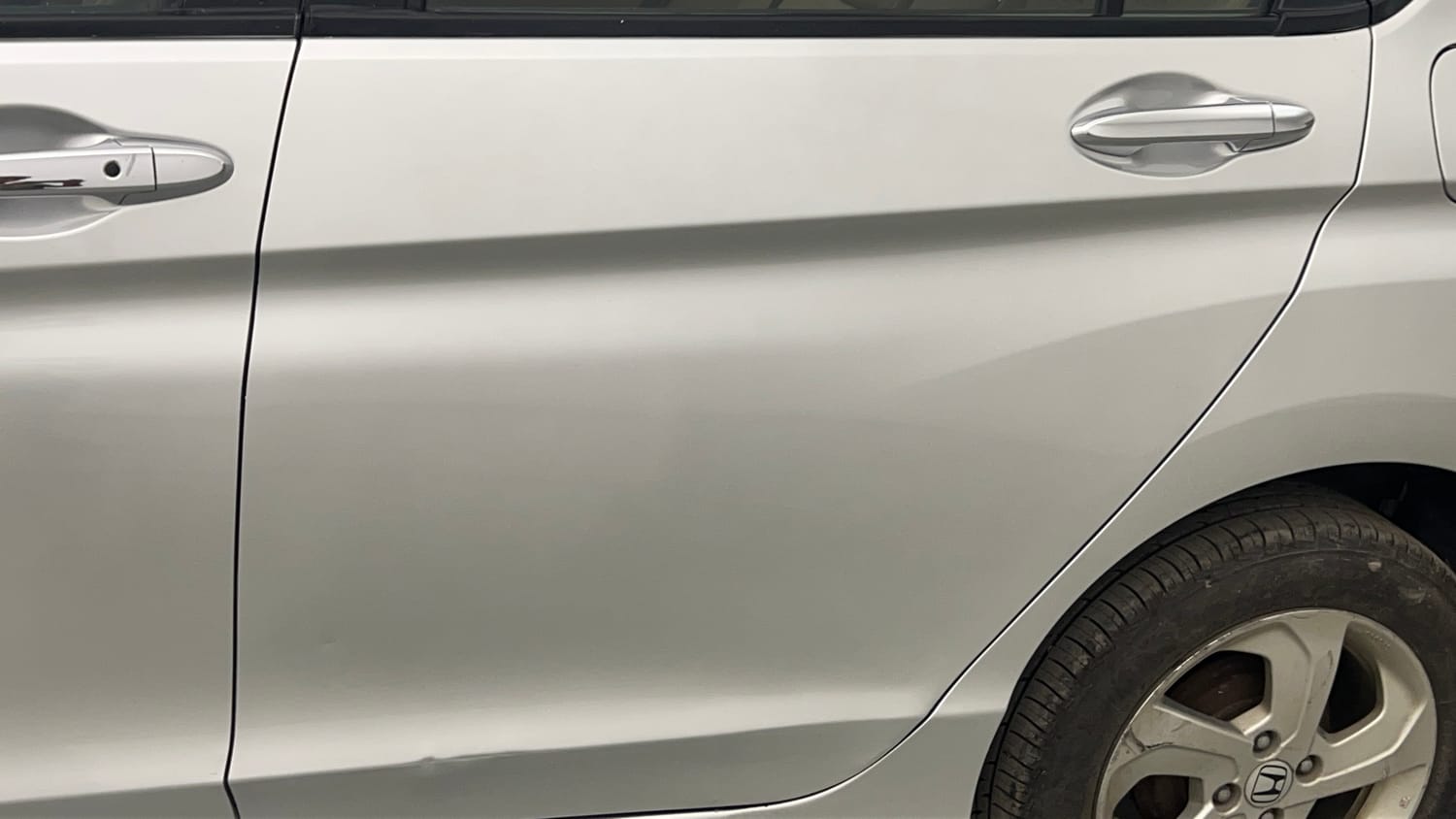 Used 2015 Honda City VX Petrol Manual dents MINOR DENT