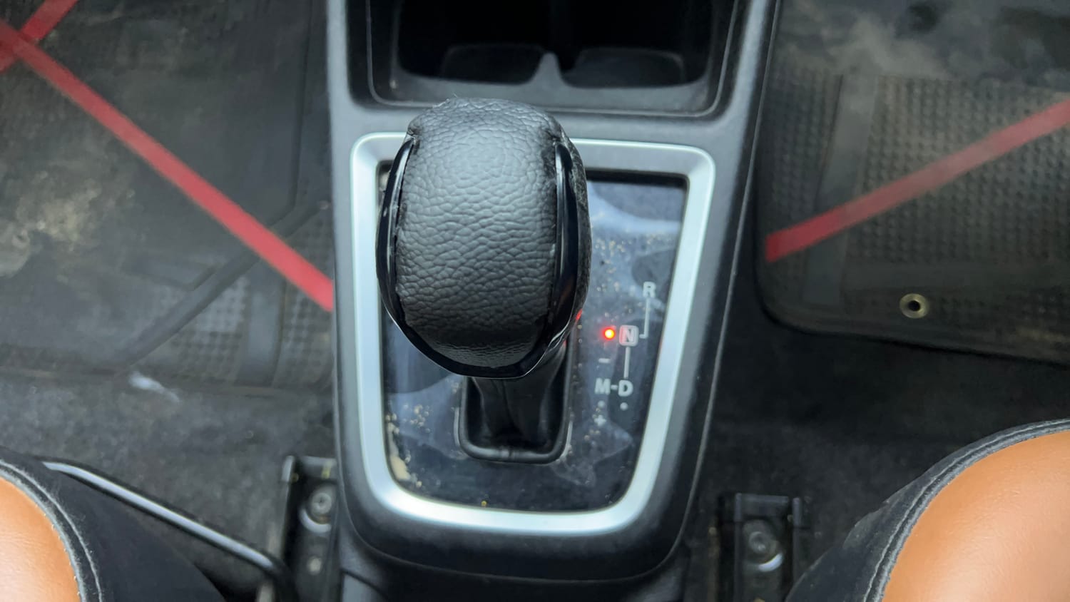 Used 2019 Maruti Suzuki Swift VXi AMT Petrol Automatic interior GEAR  KNOB VIEW