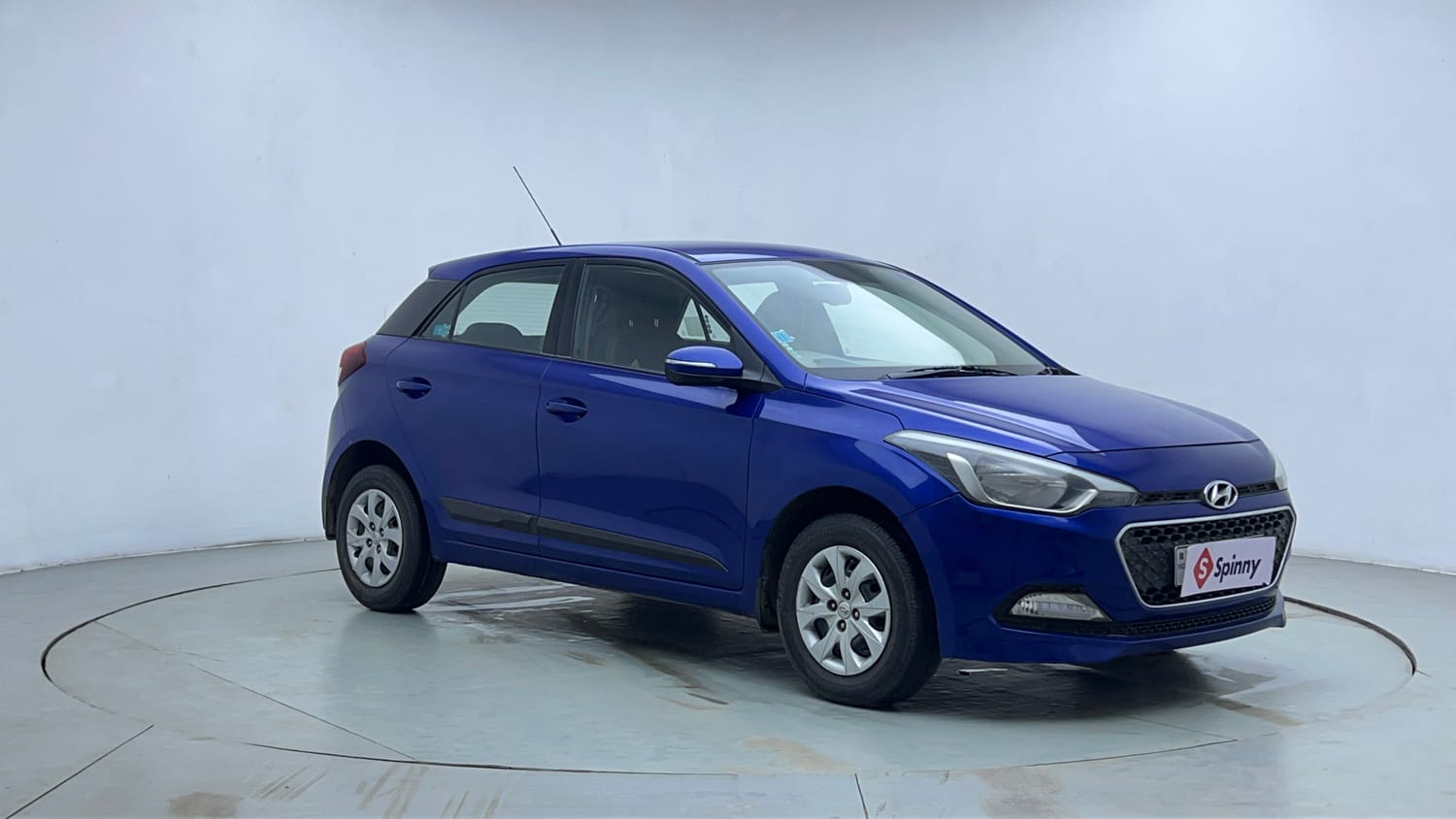 Used 2014 Hyundai Elite i20 Sportz 1.2 Petrol Manual exterior RIGHT FRONT CORNER VIEW