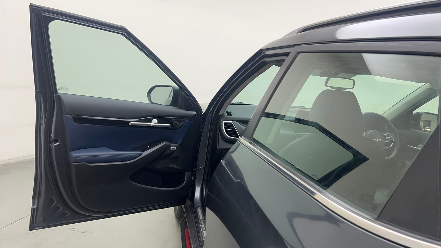 Used 2022 Kia Seltos X Line 1.5 Diesel AT Diesel Automatic interior LEFT FRONT DOOR OPEN VIEW