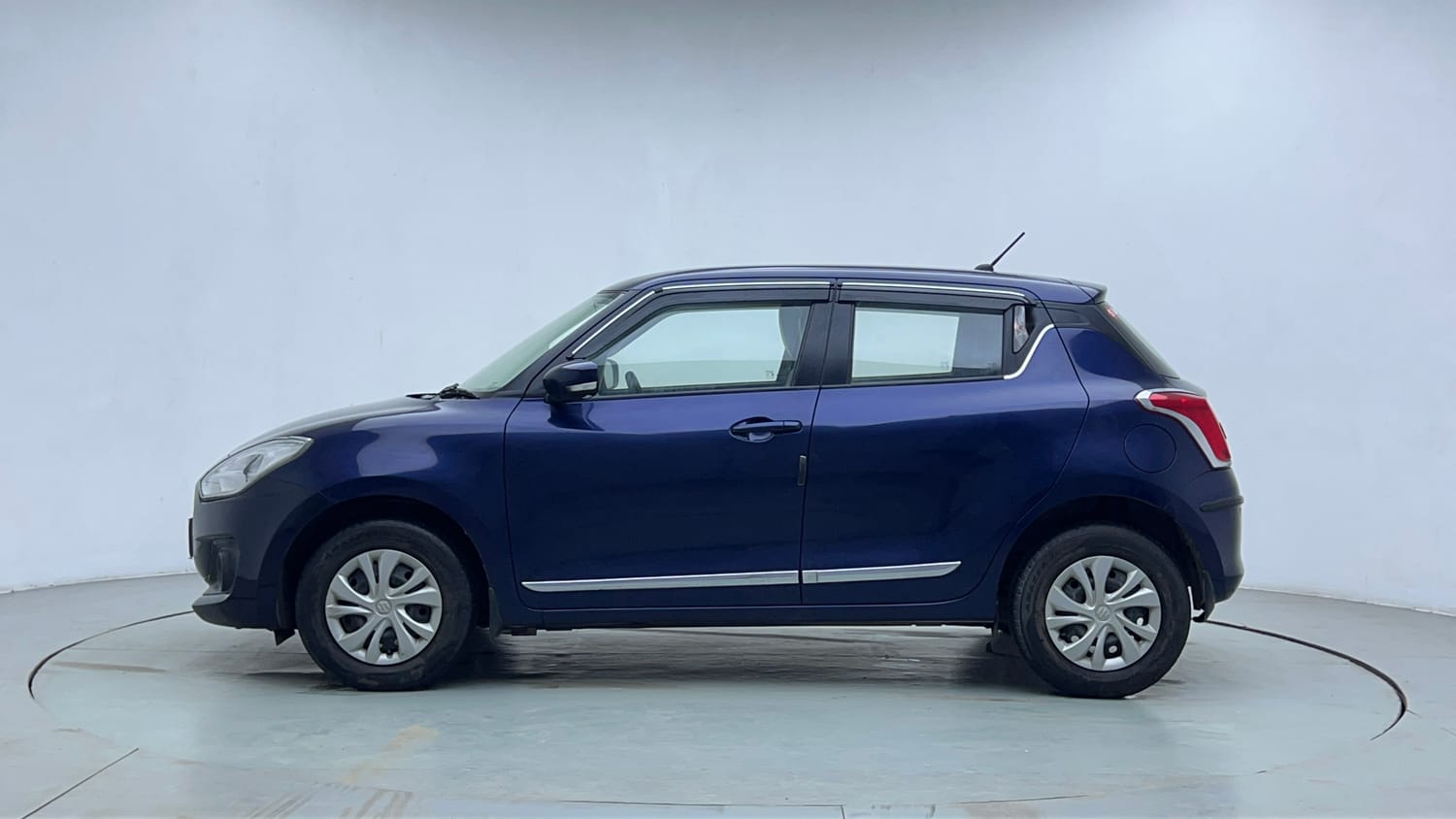 Used 2019 Maruti Suzuki Swift VXi AMT Petrol Automatic exterior LEFT SIDE VIEW