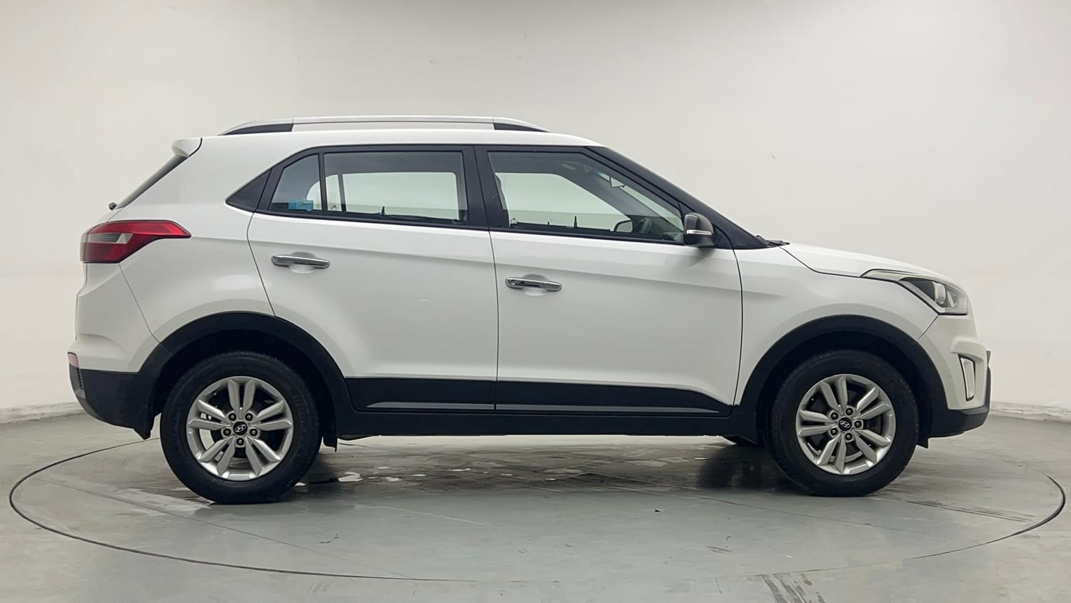 Used 2016 Hyundai Creta 1.6 SX Plus Petrol Petrol Manual exterior RIGHT SIDE VIEW