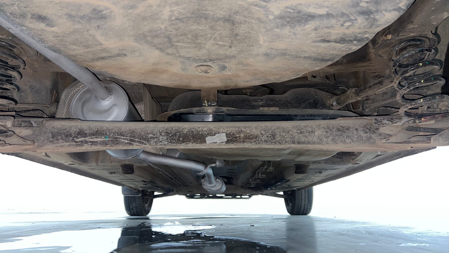 Used 2020 Renault Kwid CLIMBER 1.0 Petrol Manual extra REAR UNDERBODY VIEW (TAKEN FROM REAR)