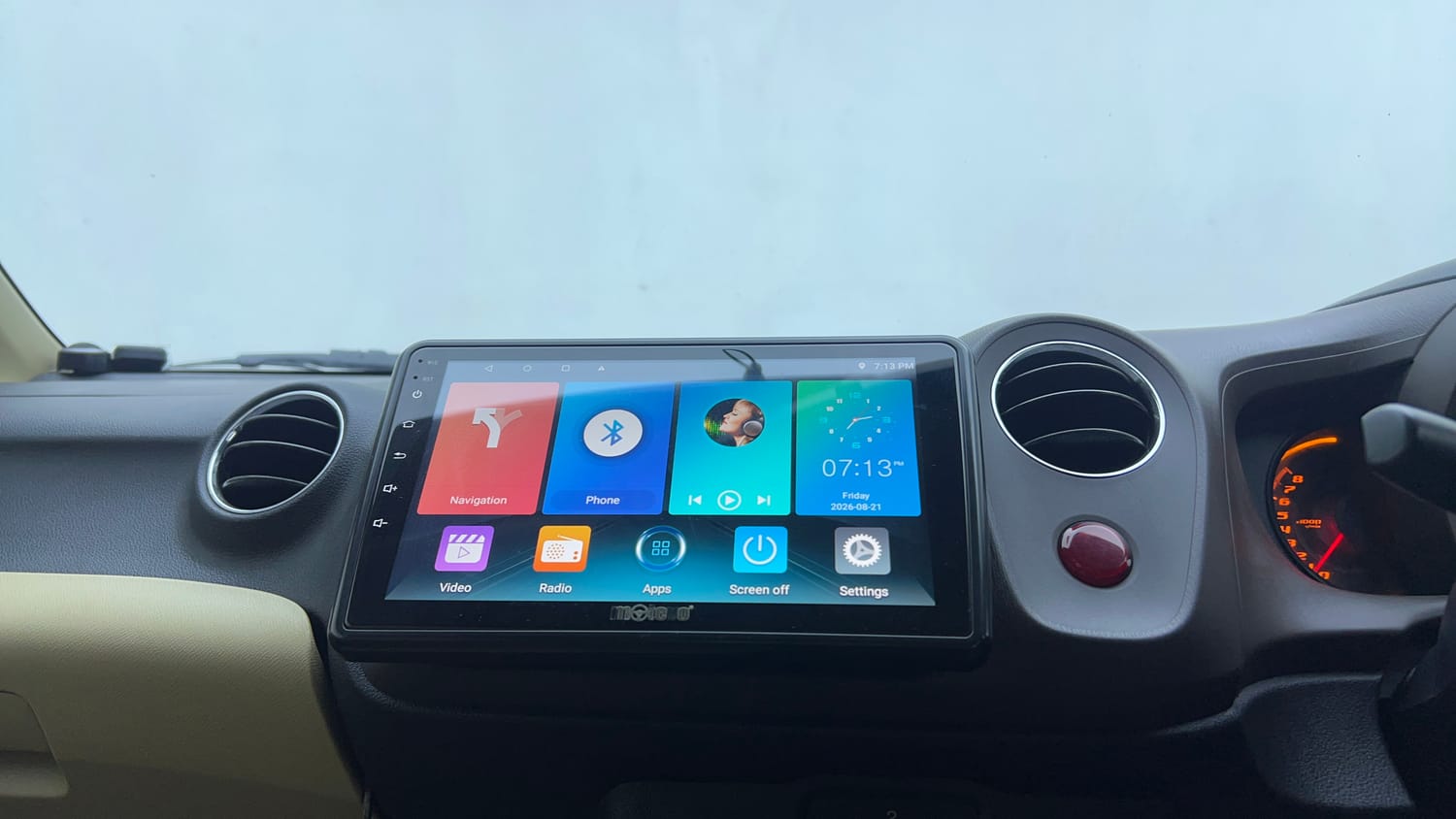 Used 2013 Honda Amaze 1.2 S i-VTEC Petrol Manual top_features Integrated (in-dash) music system