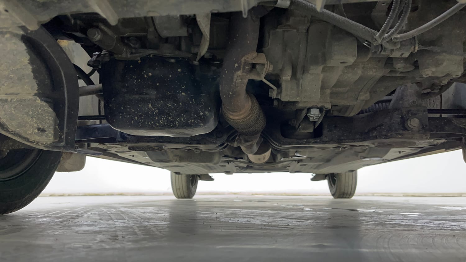 Used 2015 Volkswagen Polo Trendline 1.2L (P) Petrol Manual extra FRONT LEFT UNDERBODY VIEW