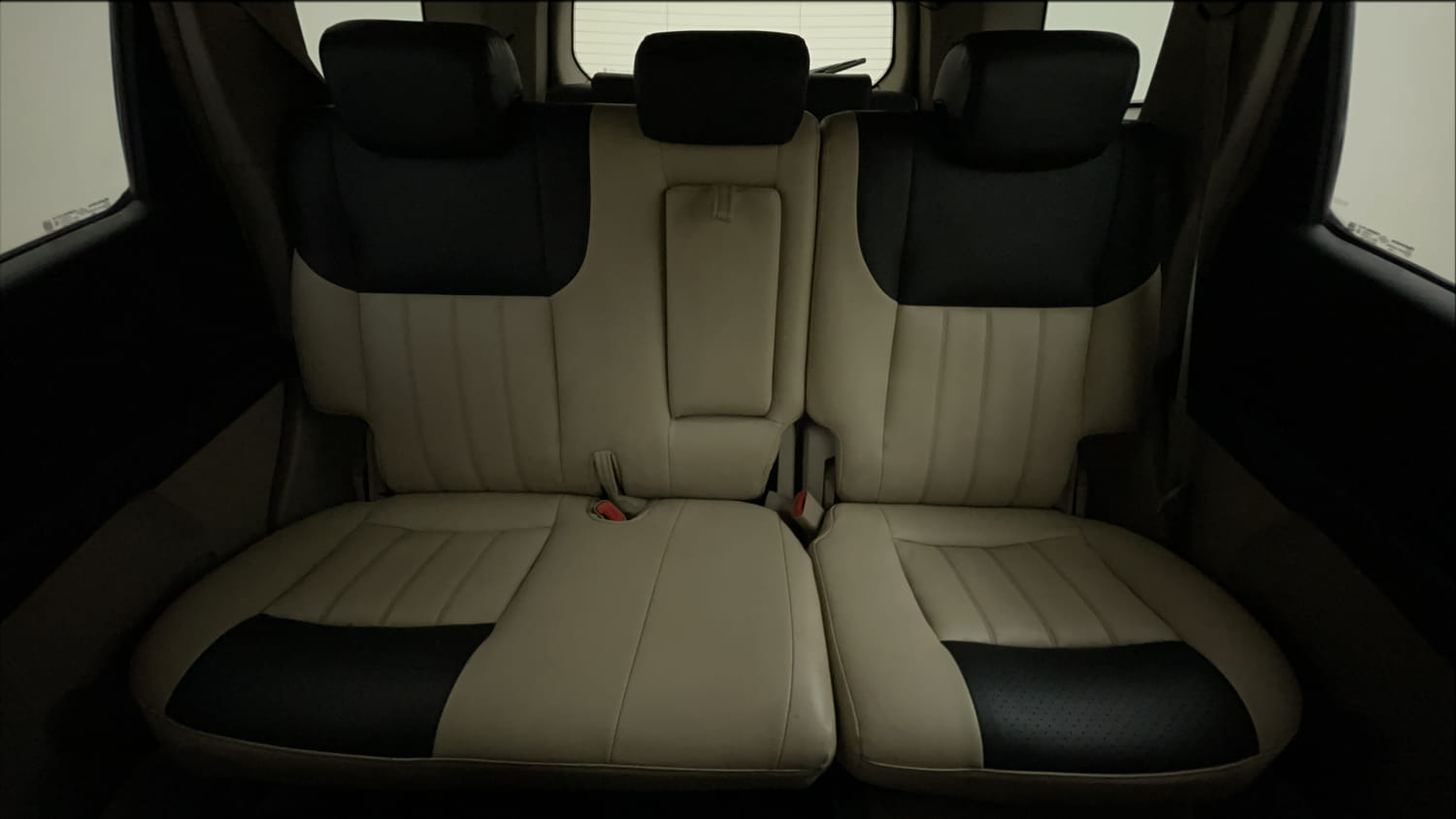 Used 2016 Mahindra XUV500 W4 Diesel Manual interior REAR SEAT CONDITION VIEW