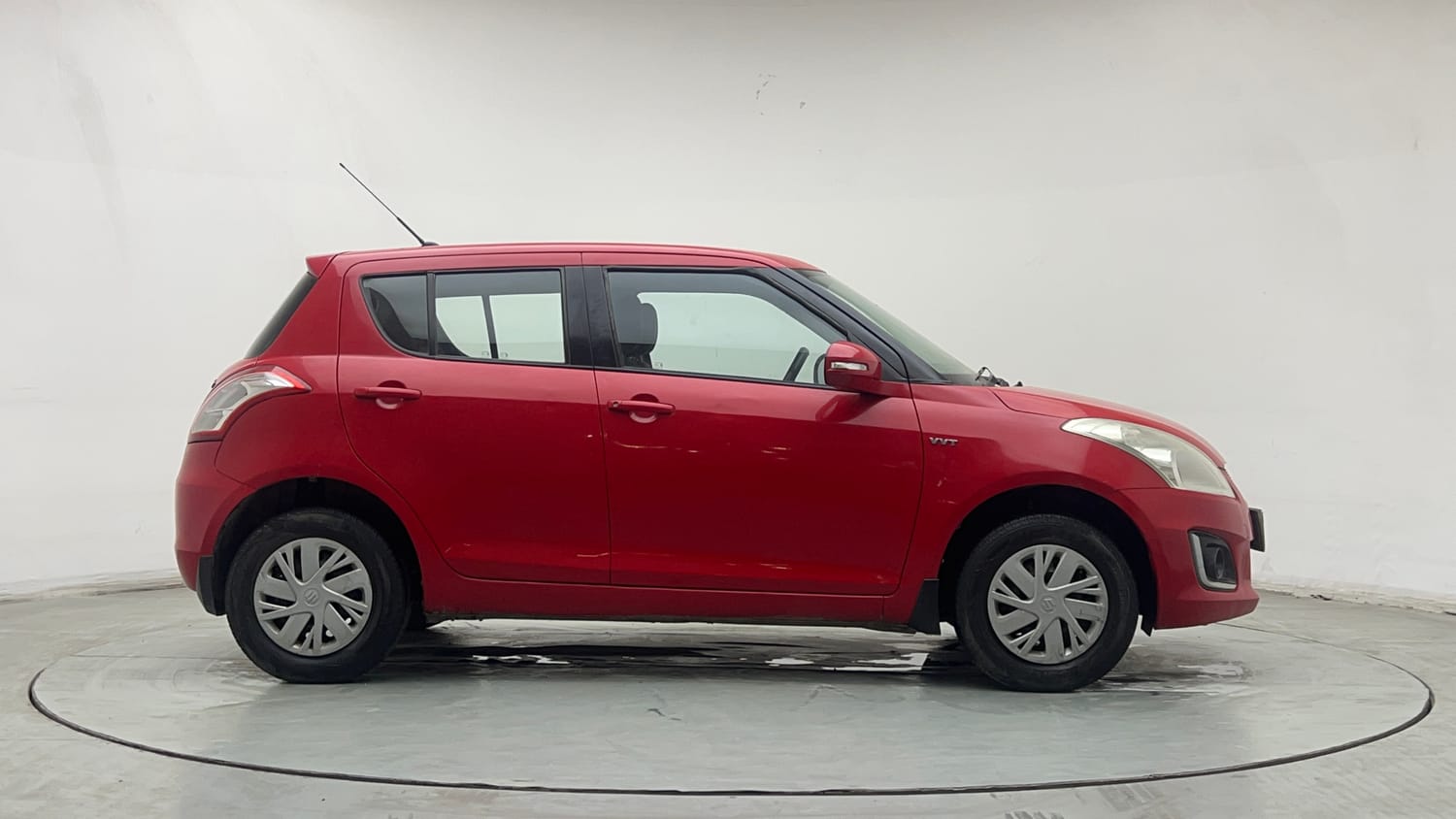 Used 2015 Maruti Suzuki Swift VXi Petrol Manual exterior RIGHT SIDE VIEW