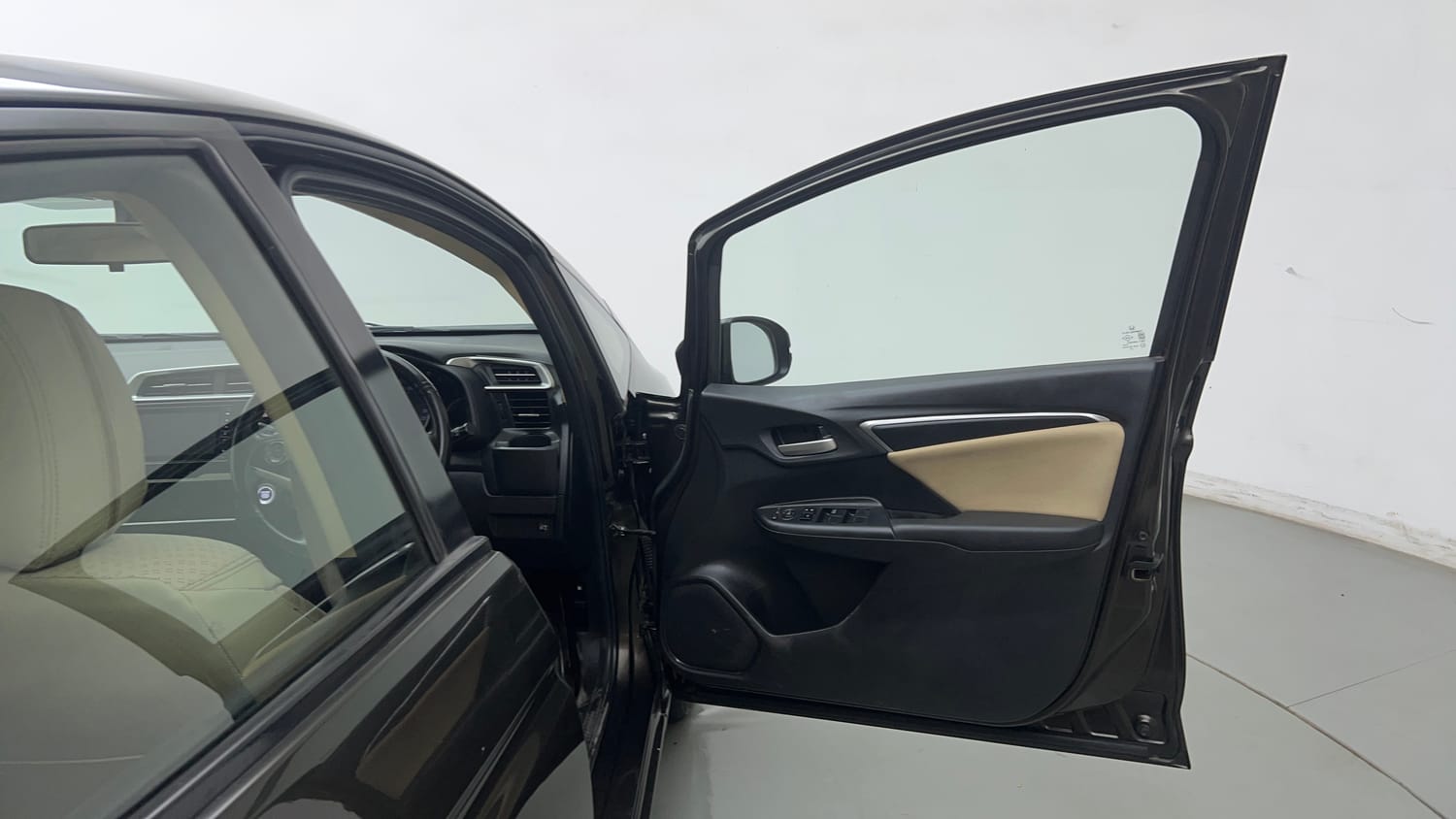 Used 2022 Honda Jazz VX CVT Petrol Automatic interior RIGHT FRONT DOOR OPEN VIEW