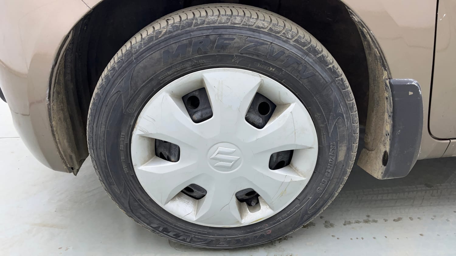 Used 2022 Maruti Suzuki Wagon R ZXi 1.2 Petrol Manual tyres LEFT FRONT TYRE RIM VIEW
