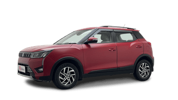 Used 2023 Mahindra XUV 300 W8 (O) 1.5 Diesel AMT Diesel Automatic Image