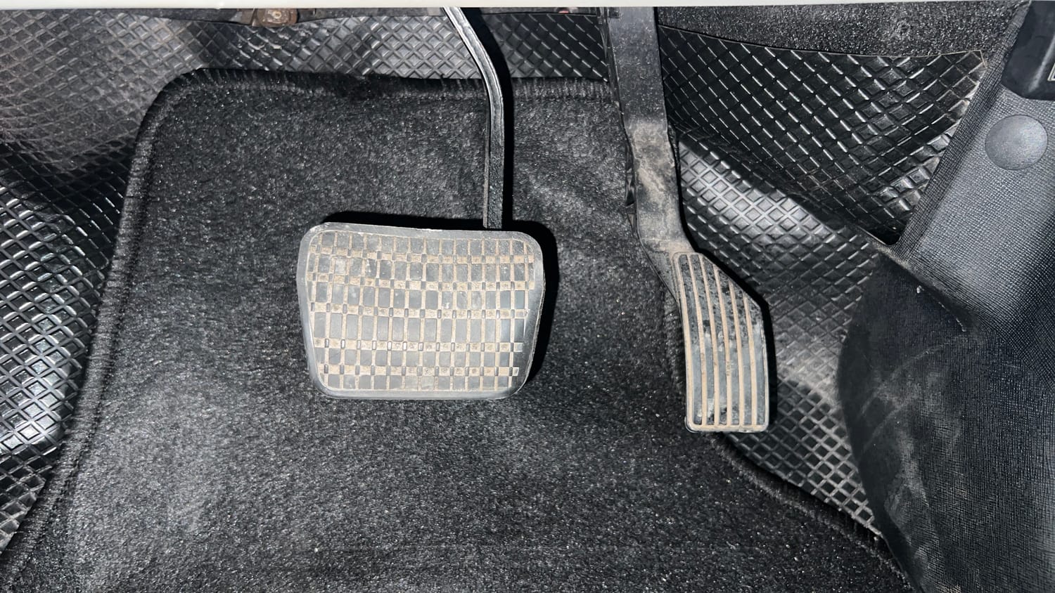 Used 2021 Tata Nexon XZA Plus Petrol Automatic interior PEDALS VIEW