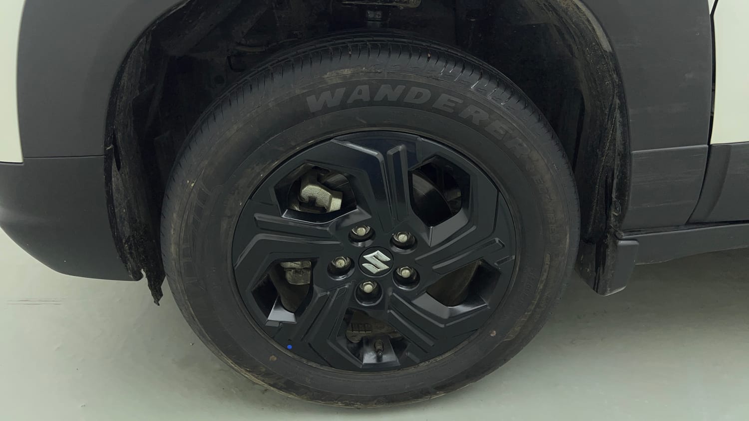Used 2024 Maruti Suzuki Brezza ZXi Petrol Manual tyres LEFT FRONT TYRE RIM VIEW