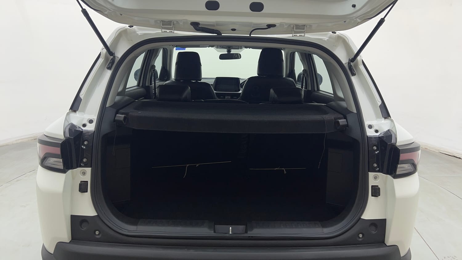 Used 2024 Maruti Suzuki Brezza ZXi Petrol Manual interior DICKY INSIDE VIEW