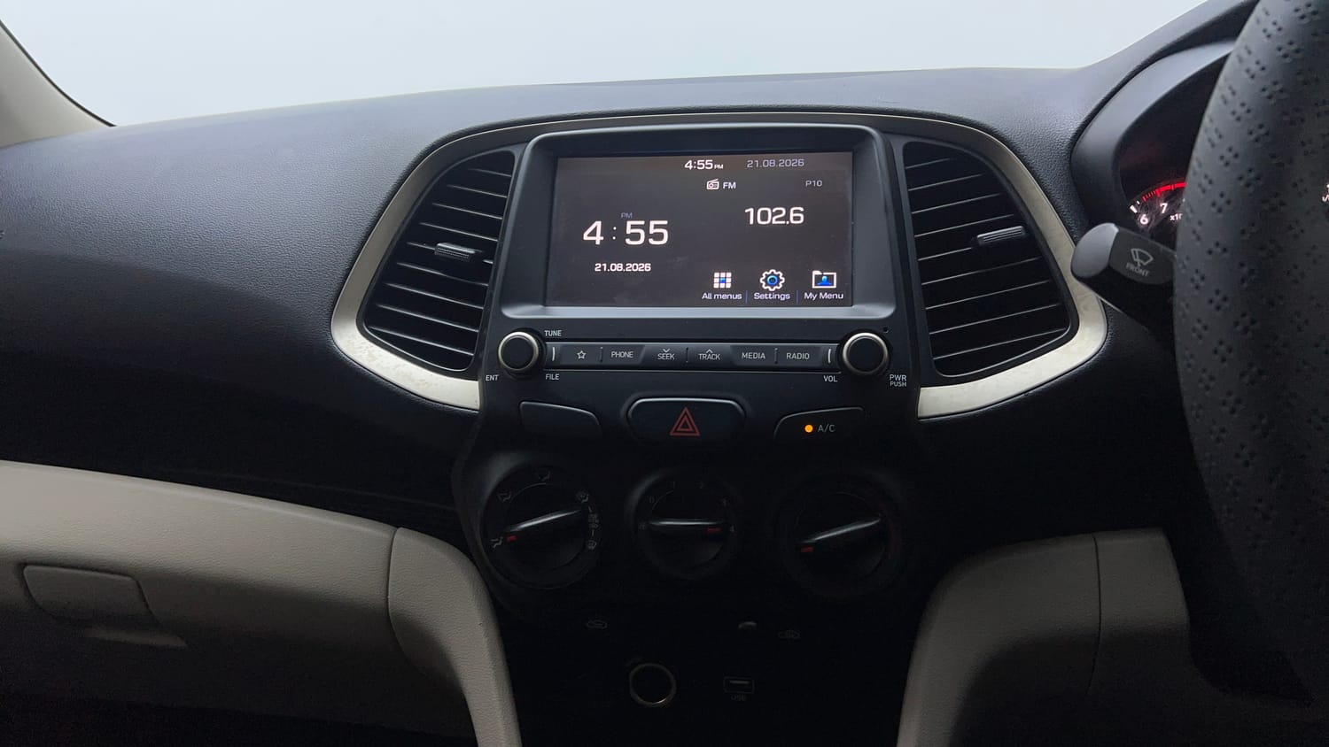Used 2022 Hyundai Santro Sportz Petrol Manual top_features Touch screen infotainment system