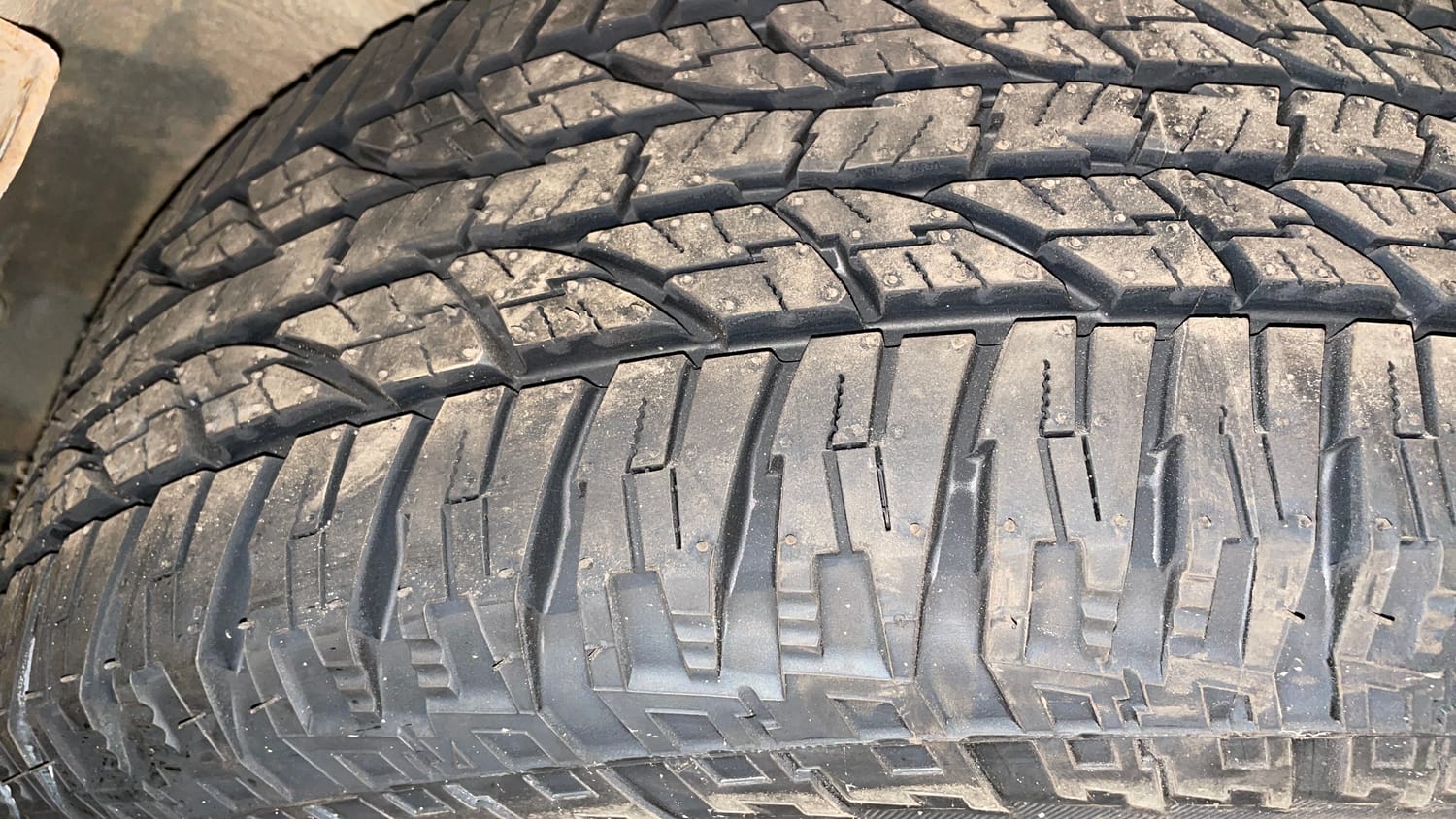 Used 2016 Mahindra XUV500 W4 Diesel Manual tyres SPARE TYRE VIEW