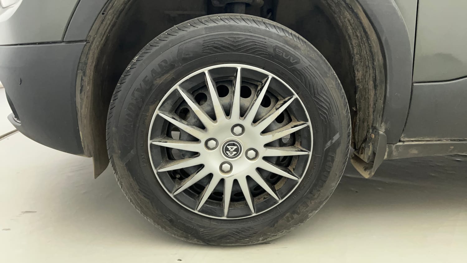 Used 2023 Tata Punch Camo Accomplished AMT Petrol Automatic tyres LEFT FRONT TYRE RIM VIEW