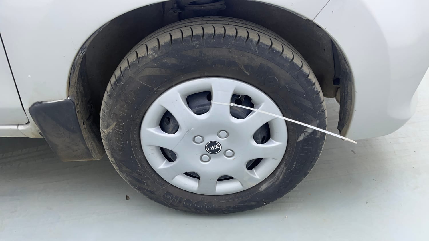 Used 2018 Maruti Suzuki Alto 800 LXi (O) Petrol Manual tyres RIGHT FRONT TYRE RIM VIEW