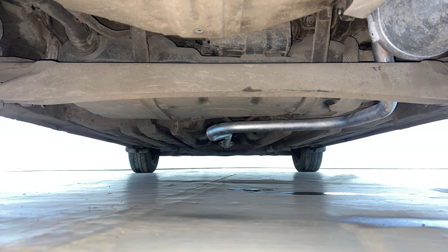 Used 2014 Hyundai Elite i20 Sportz 1.2 Petrol Manual extra REAR UNDERBODY VIEW (TAKEN FROM REAR)