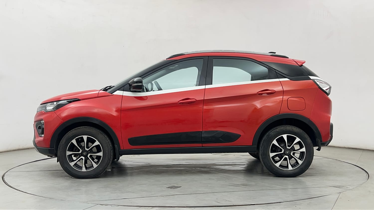 Used 2021 Tata Nexon XZA Plus Petrol Automatic exterior LEFT SIDE VIEW