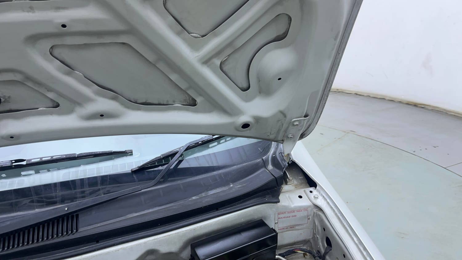 Used 2018 Maruti Suzuki Alto 800 LXi (O) Petrol Manual engine ENGINE LEFT SIDE HINGE & APRON VIEW