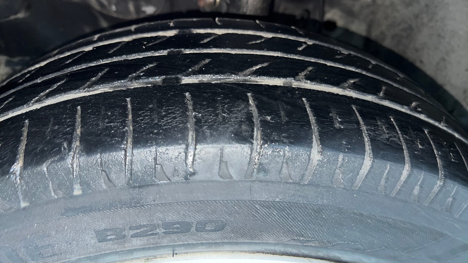 Used 2015 Honda Jazz V AT Petrol Petrol Automatic tyres LEFT FRONT TYRE TREAD VIEW