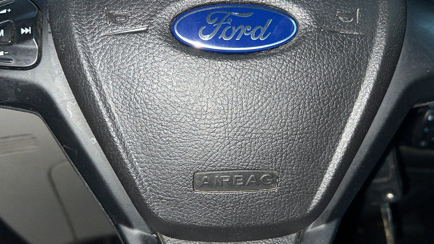 Used 2017 Ford EcoSport Trend+ 1.0L EcoBoost Petrol Manual top_features Airbags