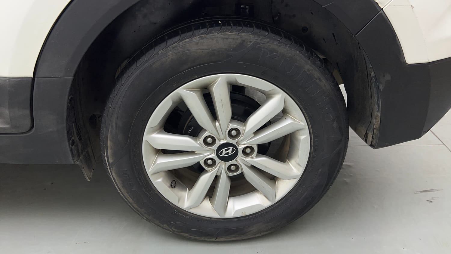 Used 2017 Hyundai Creta SX Plus 1.6  Petrol Petrol Manual tyres LEFT REAR TYRE RIM VIEW