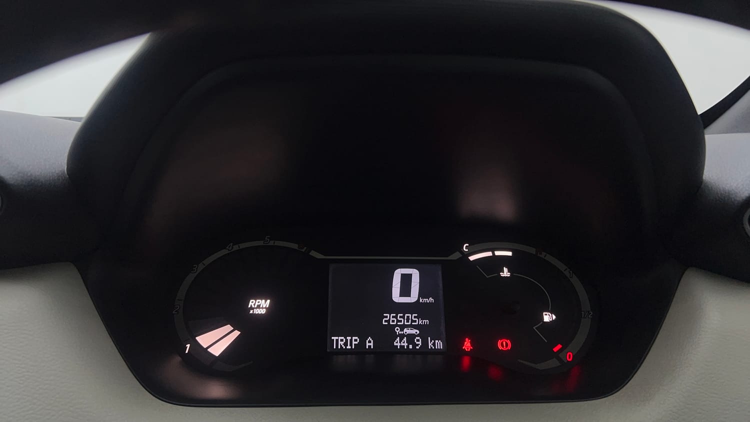 Used 2022 Nissan Magnite XE Petrol Manual interior CLUSTERMETER VIEW