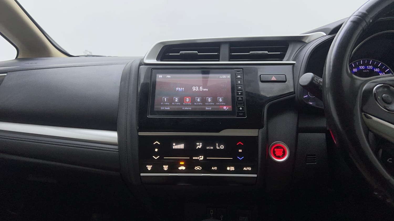Used 2022 Honda Jazz VX CVT Petrol Automatic interior MUSIC SYSTEM & AC CONTROL VIEW