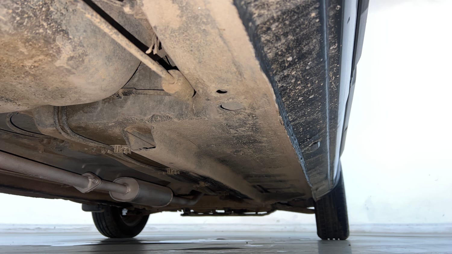 Used 2020 Renault Kwid CLIMBER 1.0 Petrol Manual extra REAR RIGHT UNDERBODY VIEW