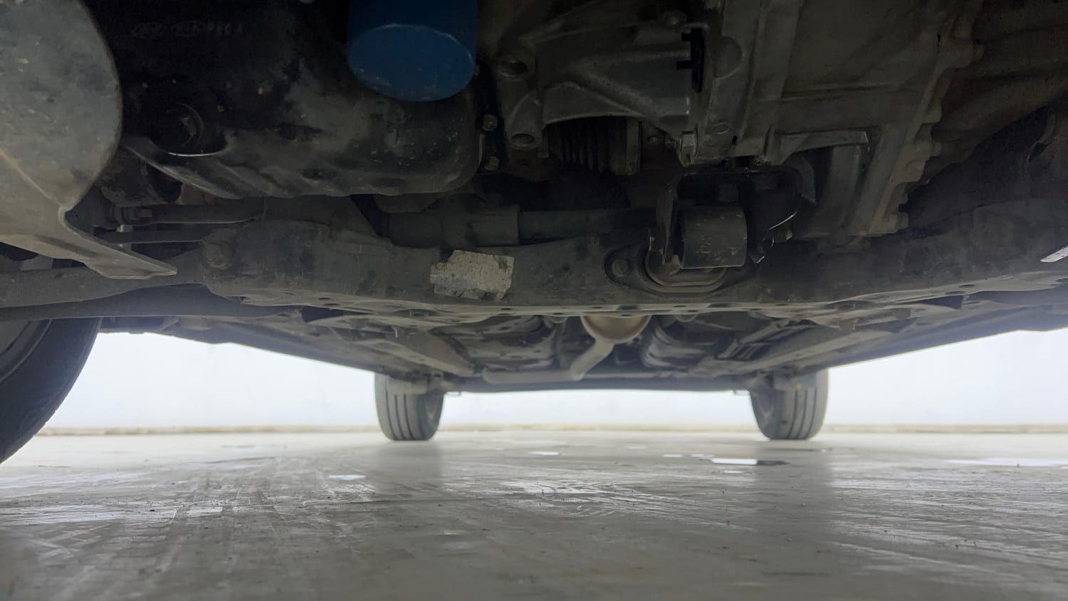 Used 2020 Hyundai Aura SX 1.2 Petrol Petrol Manual extra FRONT LEFT UNDERBODY VIEW