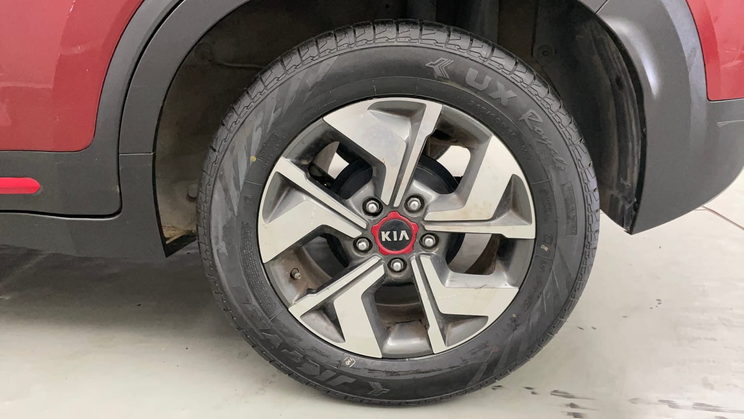 Used 2020 Kia Sonet GTX Plus 1.0 DCT Petrol Automatic tyres LEFT REAR TYRE RIM VIEW