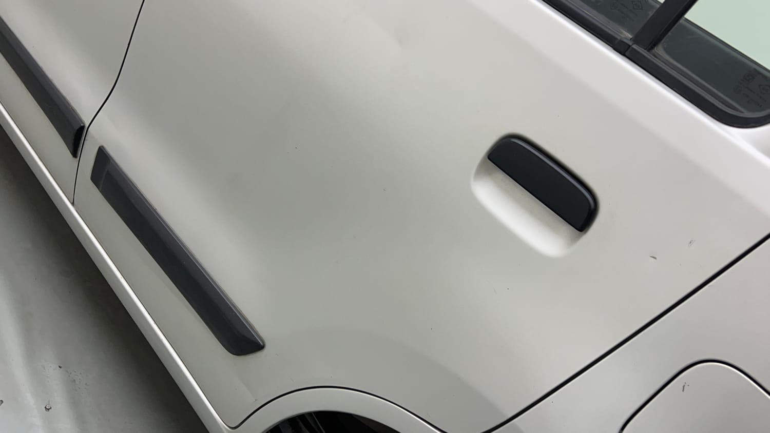 Used 2016 Maruti Suzuki Wagon R LXI Petrol Manual dents MINOR DENT