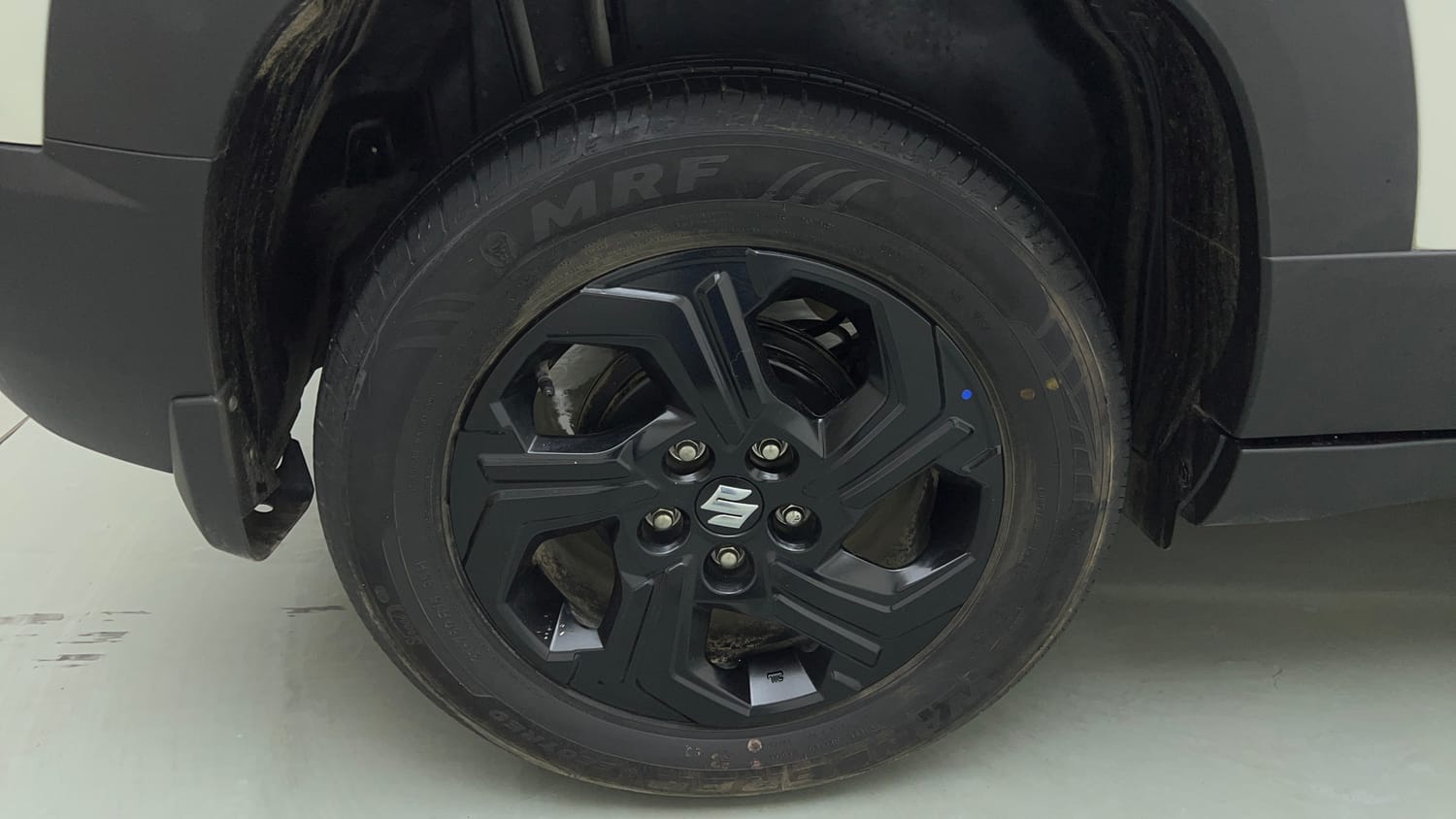 Used 2024 Maruti Suzuki Brezza ZXi Petrol Manual tyres RIGHT REAR TYRE RIM VIEW