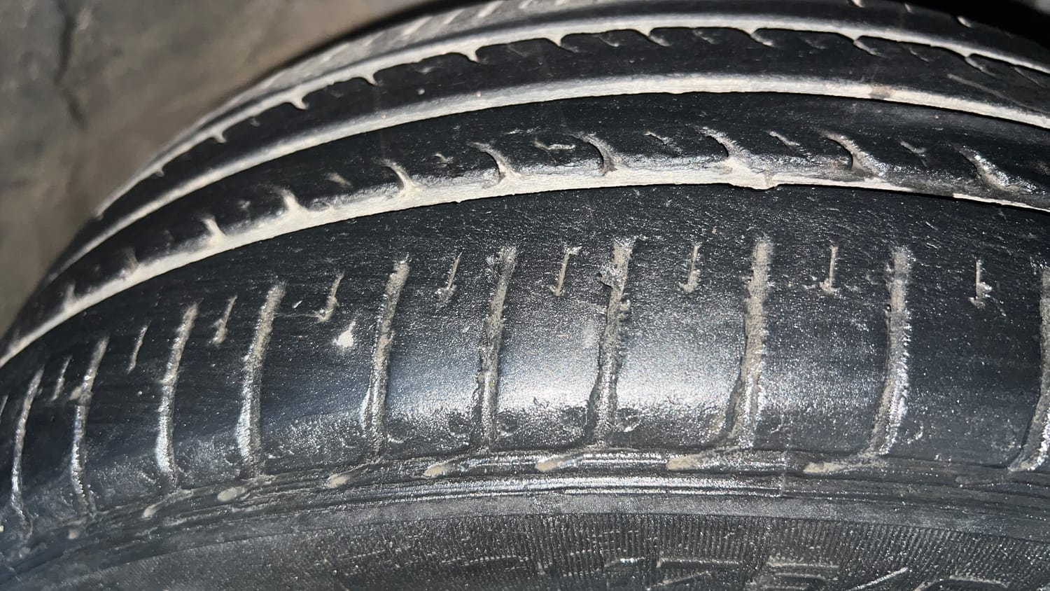 Used 2022 Honda Jazz VX CVT Petrol Automatic tyres RIGHT FRONT TYRE TREAD VIEW