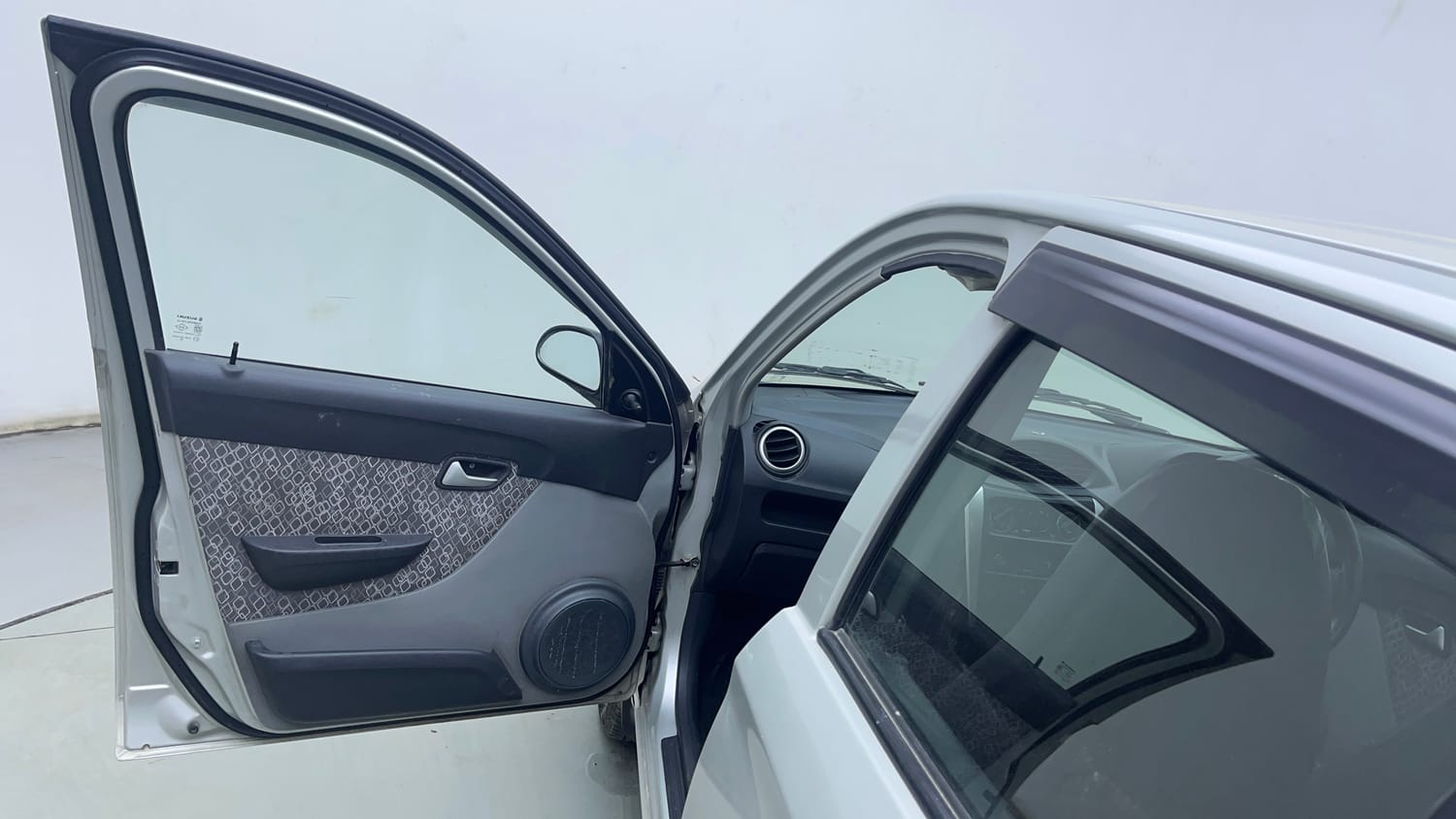 Used 2018 Maruti Suzuki Alto 800 LXi (O) Petrol Manual interior LEFT FRONT DOOR OPEN VIEW