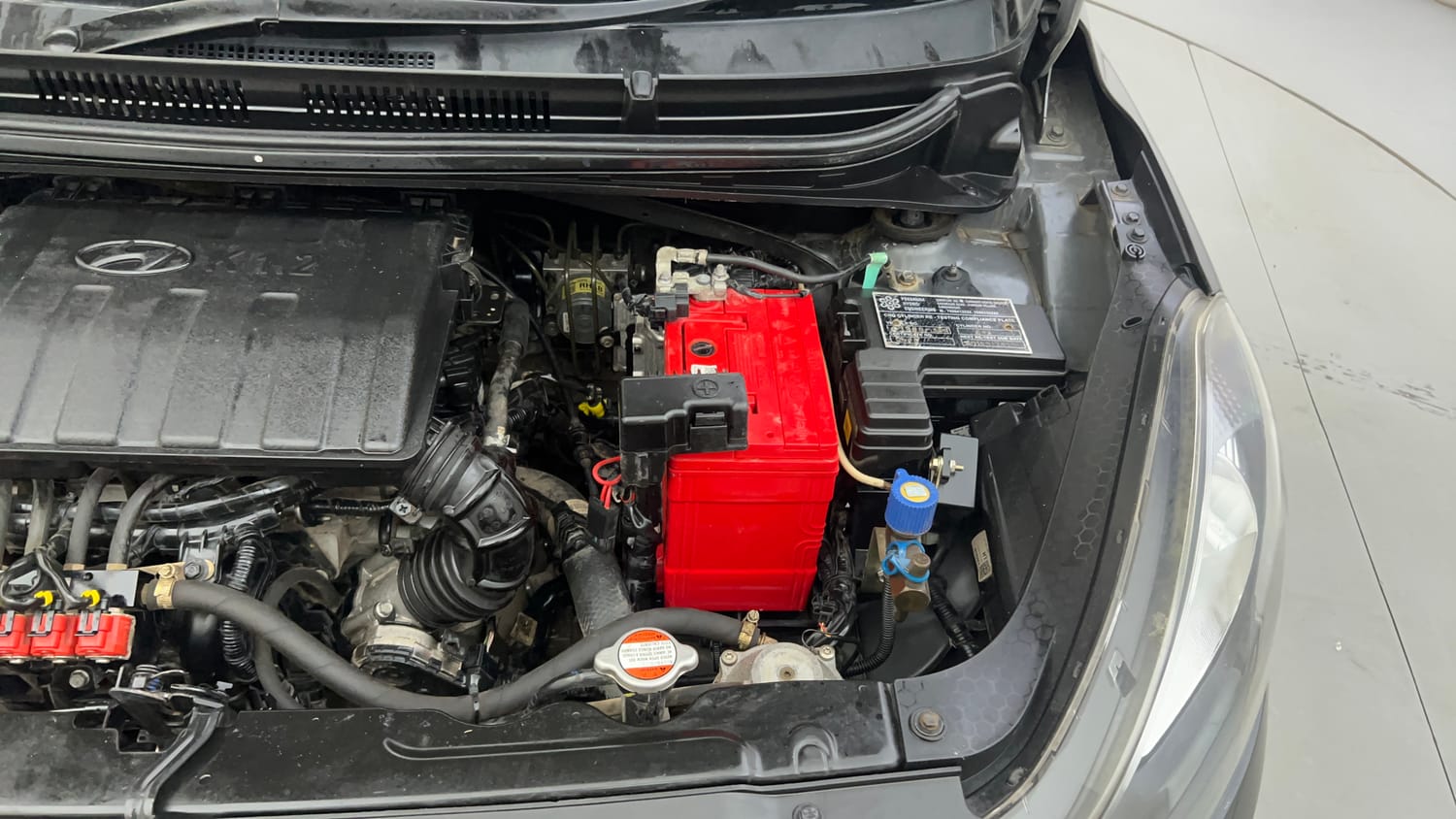 Used 2020 Hyundai Grand i10 Nios Sportz Petrol+cng(outside fitted) Cng Manual engine ENGINE LEFT SIDE VIEW